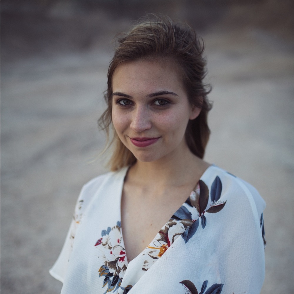 Meet your Posher, Alexis